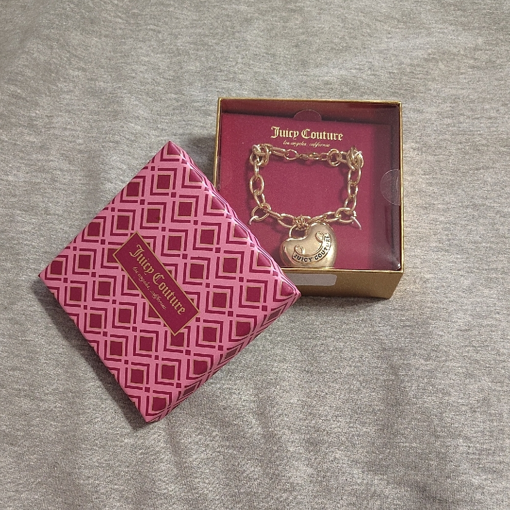 Juicy Couture Gold Heart Charm Bracelet – NWT in Original Box ✨